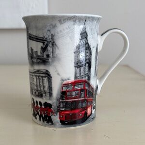 Leonando Collection LONDON ENGLAND Bone China Coffee Mug Tea Cup Souvenir